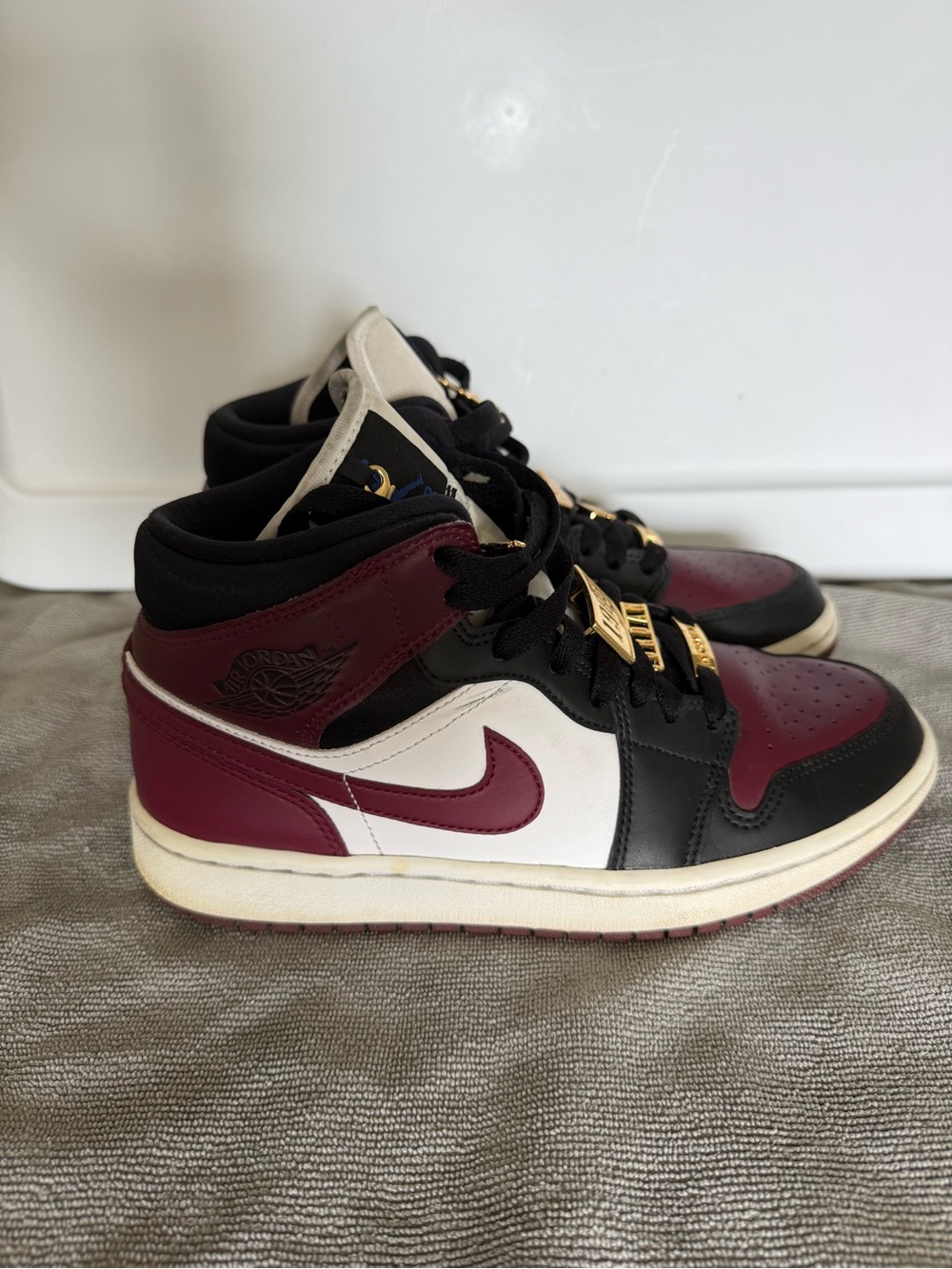 Nike Air Jordan 1 Mid Burgundy Black White